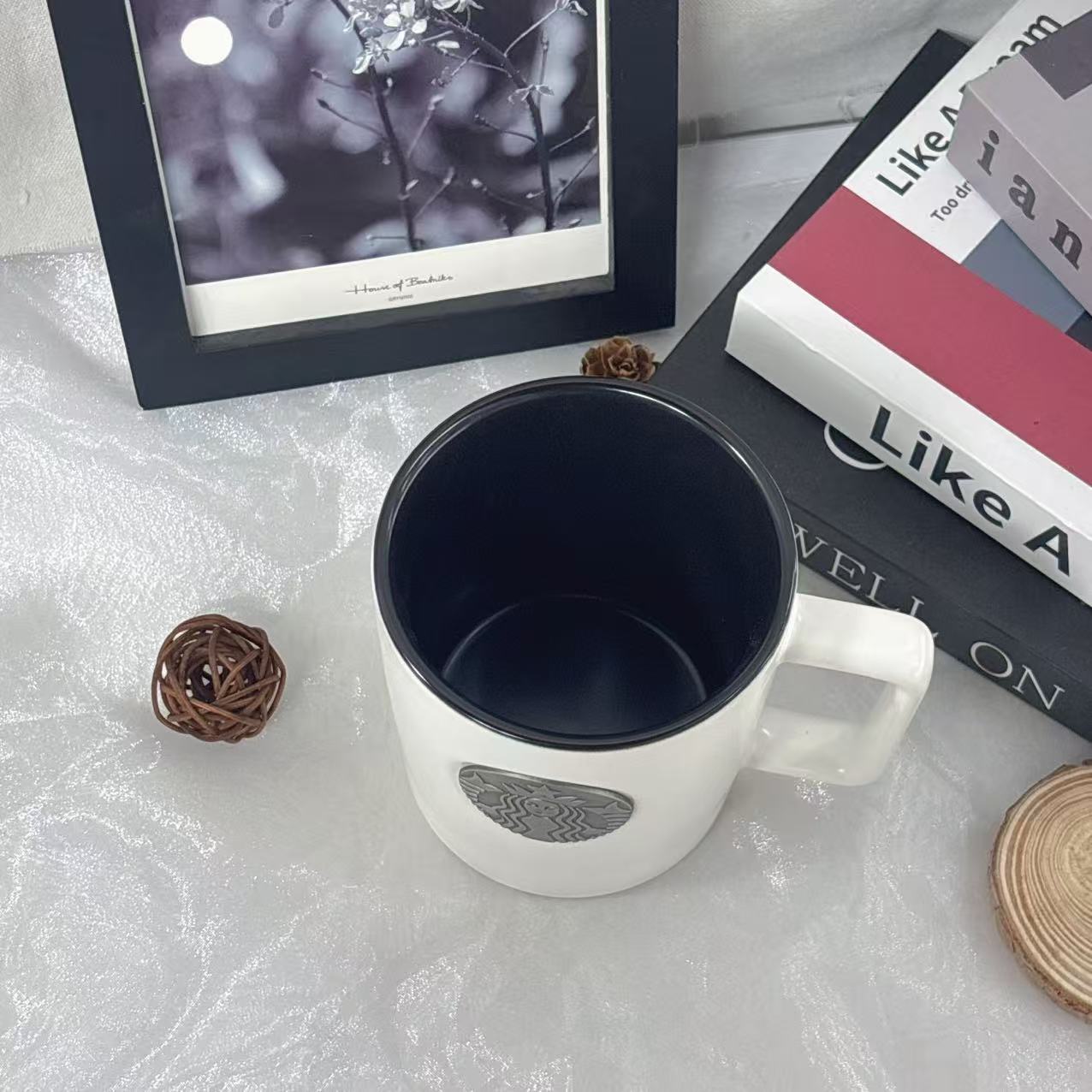 Starbucks 450ml Black and Whit - Coffee Tea Name recension och pris