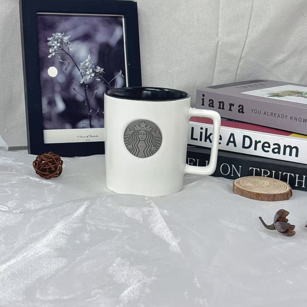 Starbucks 450ml Black and Whit - Coffee Tea Name recension och pris