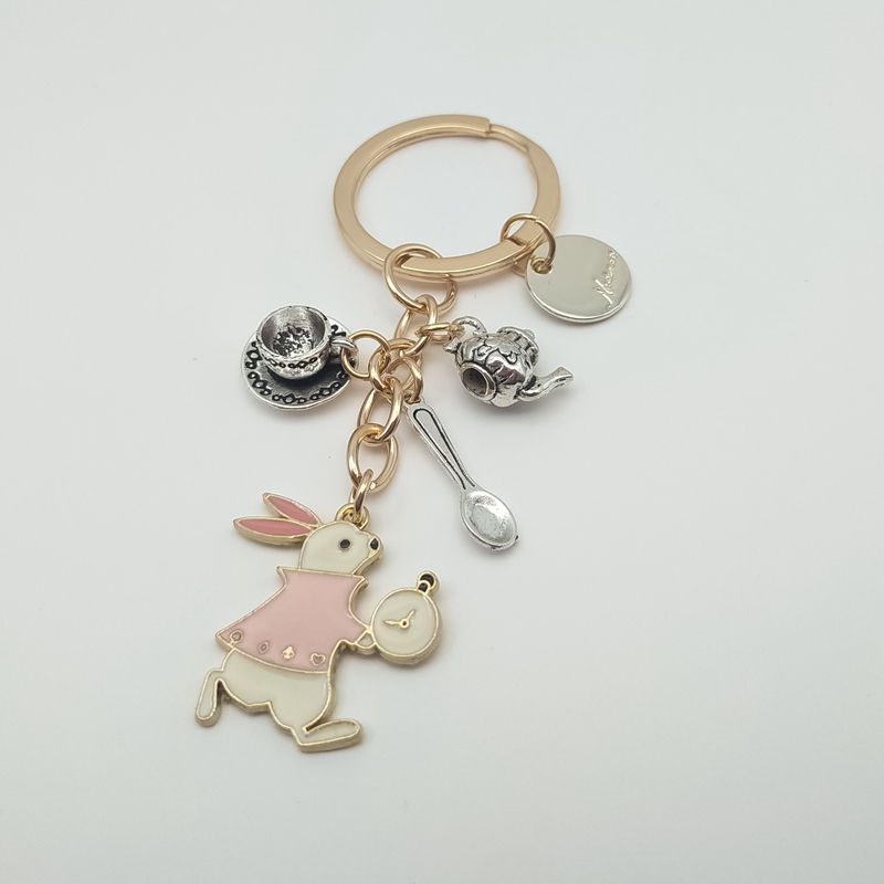Alice in Wonderland Rabbit Key - Coffee And Tea Lyrics recension och pris